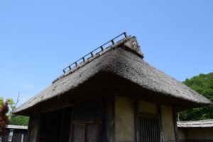 かやぶき屋根
